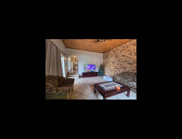 4 BEDROOM HOUSE SOLD IN MAGALIESKRUIN